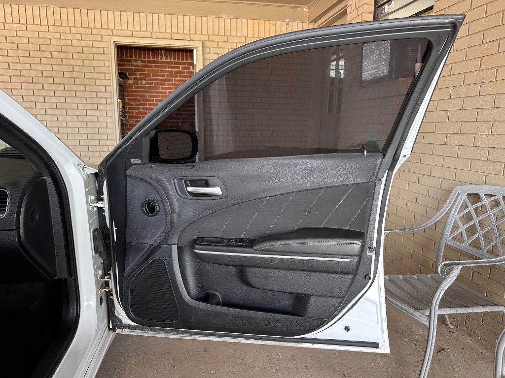 2016 Dodge Charger - $10,995