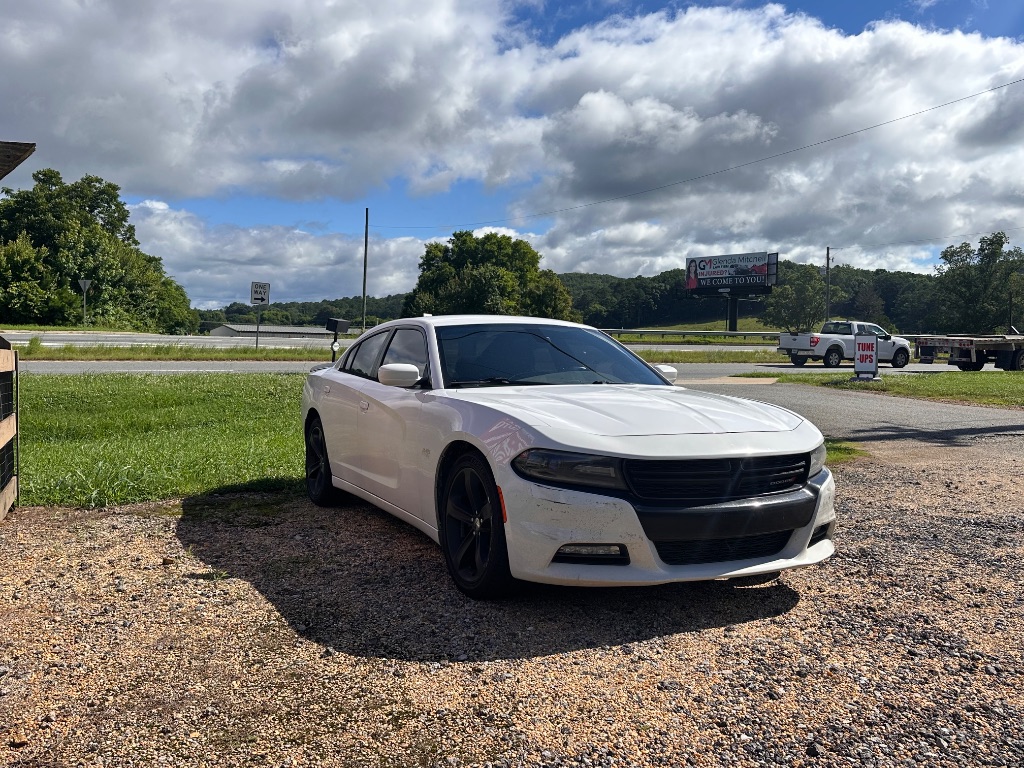2016 Dodge Charger - $10,995