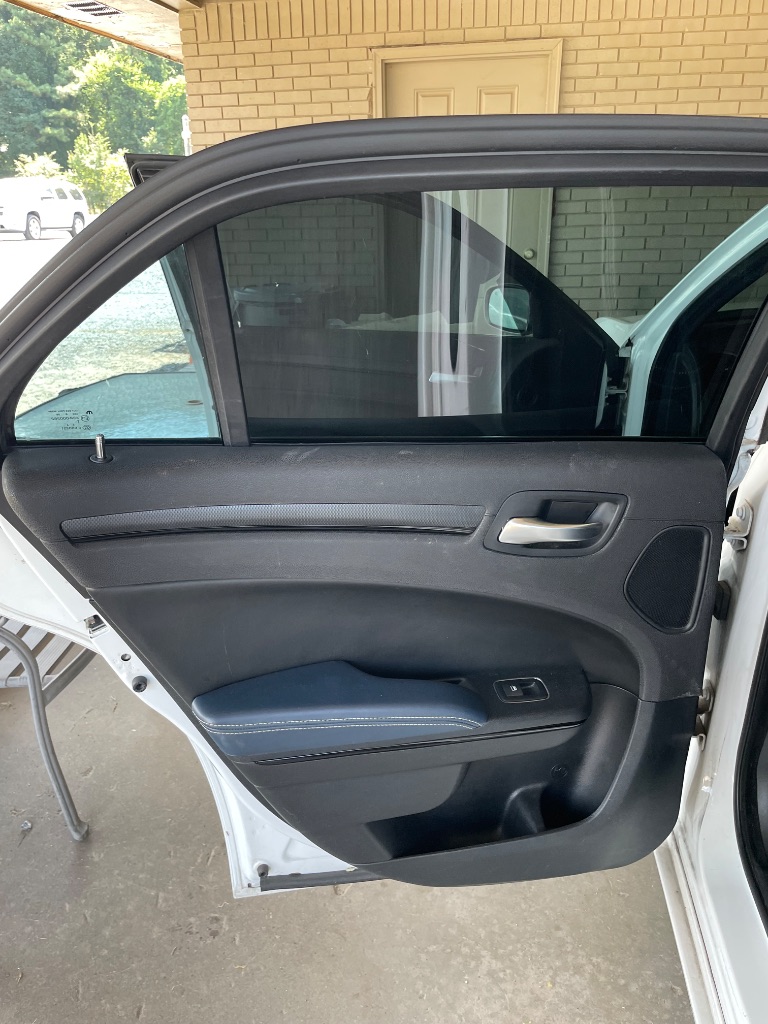 2016 Chrysler 300 - $11,995