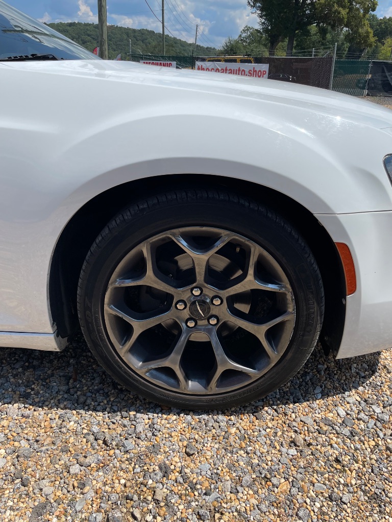2016 Chrysler 300 - $11,995