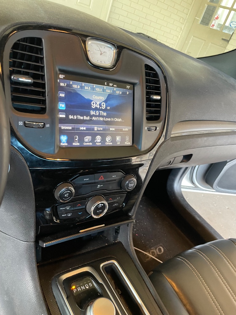 2016 Chrysler 300 - $11,995