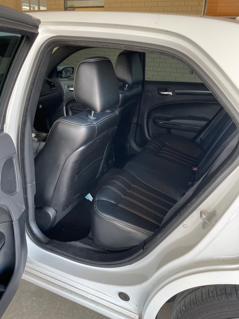 2016 Chrysler 300 - $11,995