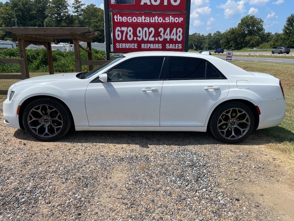 2016 Chrysler 300 - $11,995