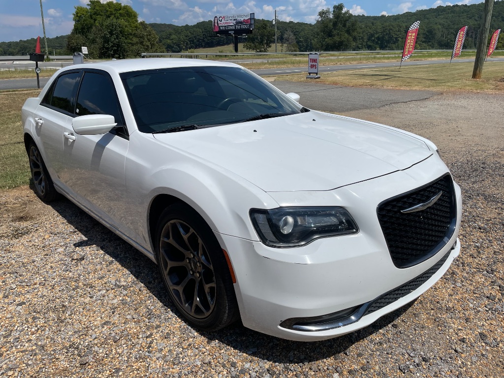 2016 Chrysler 300 - $11,995