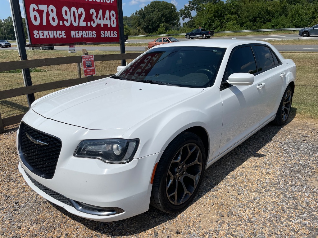 2016 Chrysler 300 - $11,995