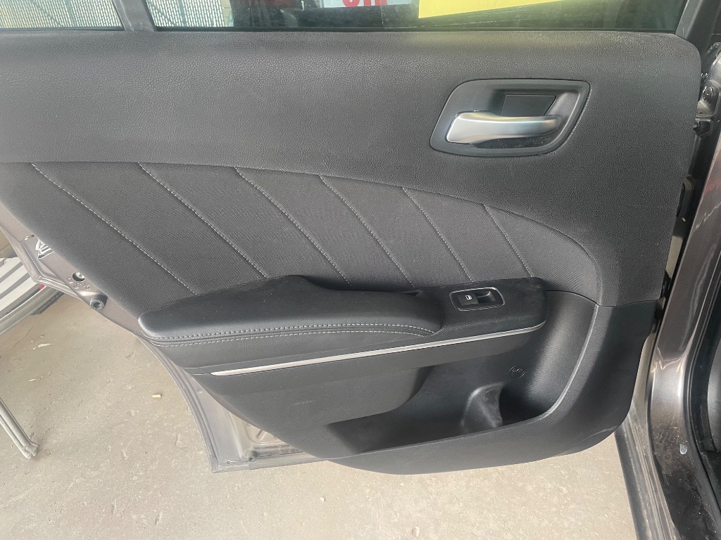 2016 Dodge Charger - $12,995