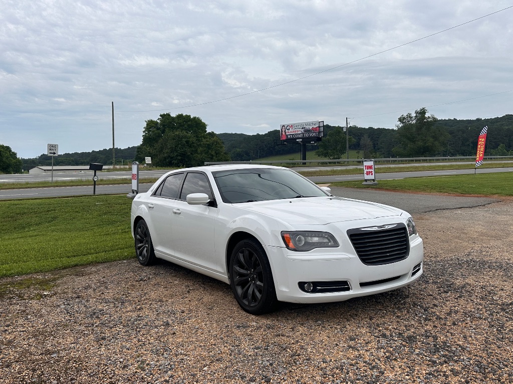 2014 Chrysler 300 - $9,995
