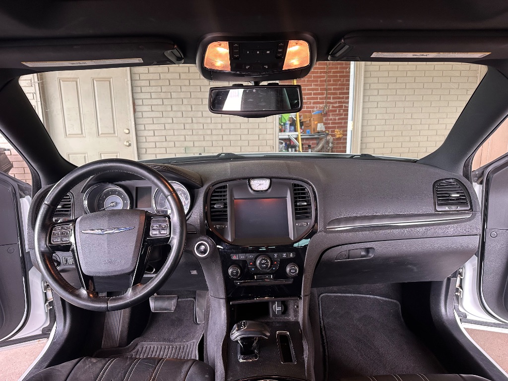 2014 Chrysler 300 - $9,995