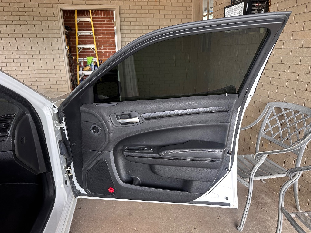 2014 Chrysler 300 - $9,995