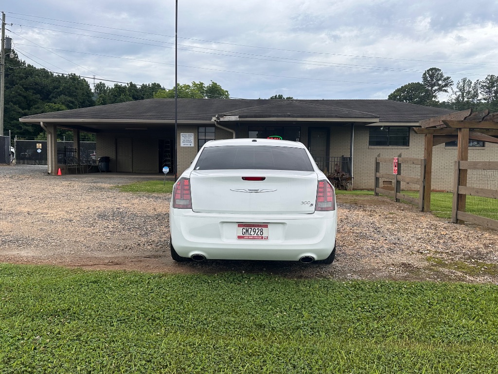 2014 Chrysler 300 - $9,995