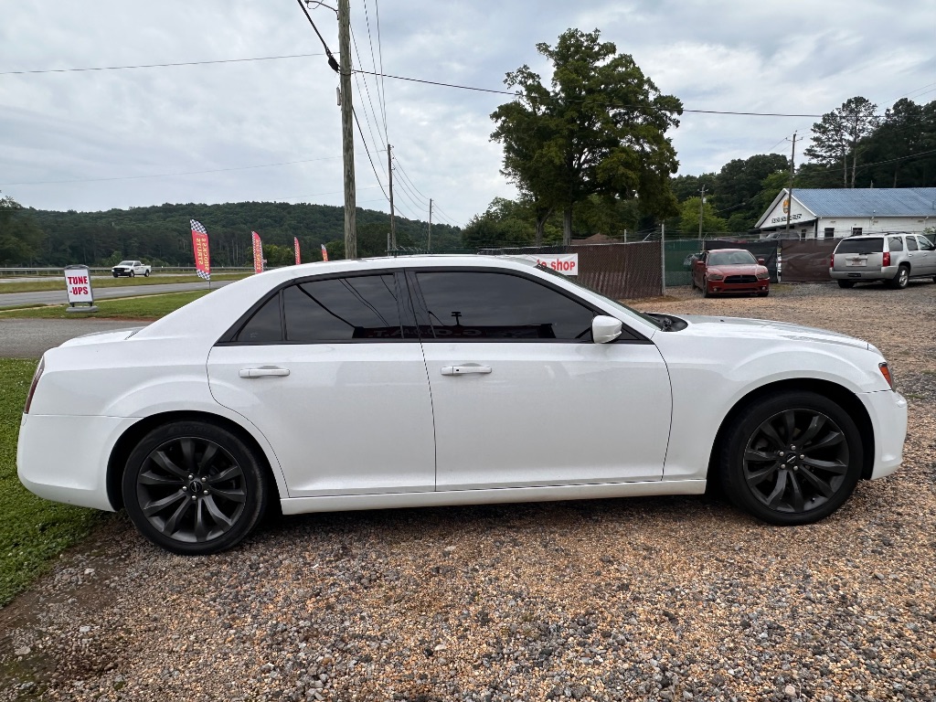 2014 Chrysler 300 - $9,995