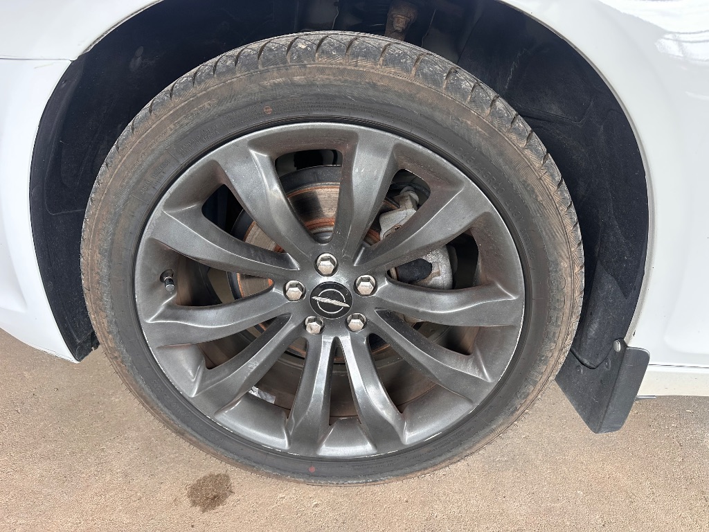 2014 Chrysler 300 - $9,995