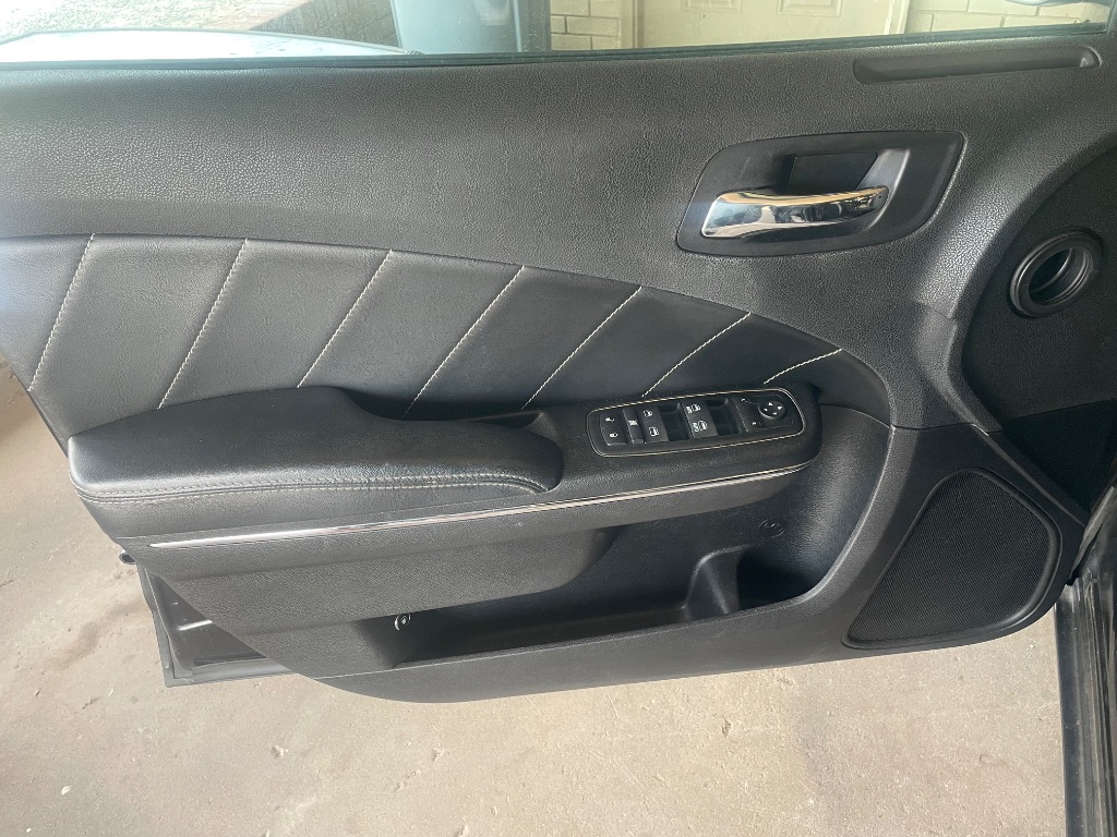 2011 Dodge Charger - $6,995