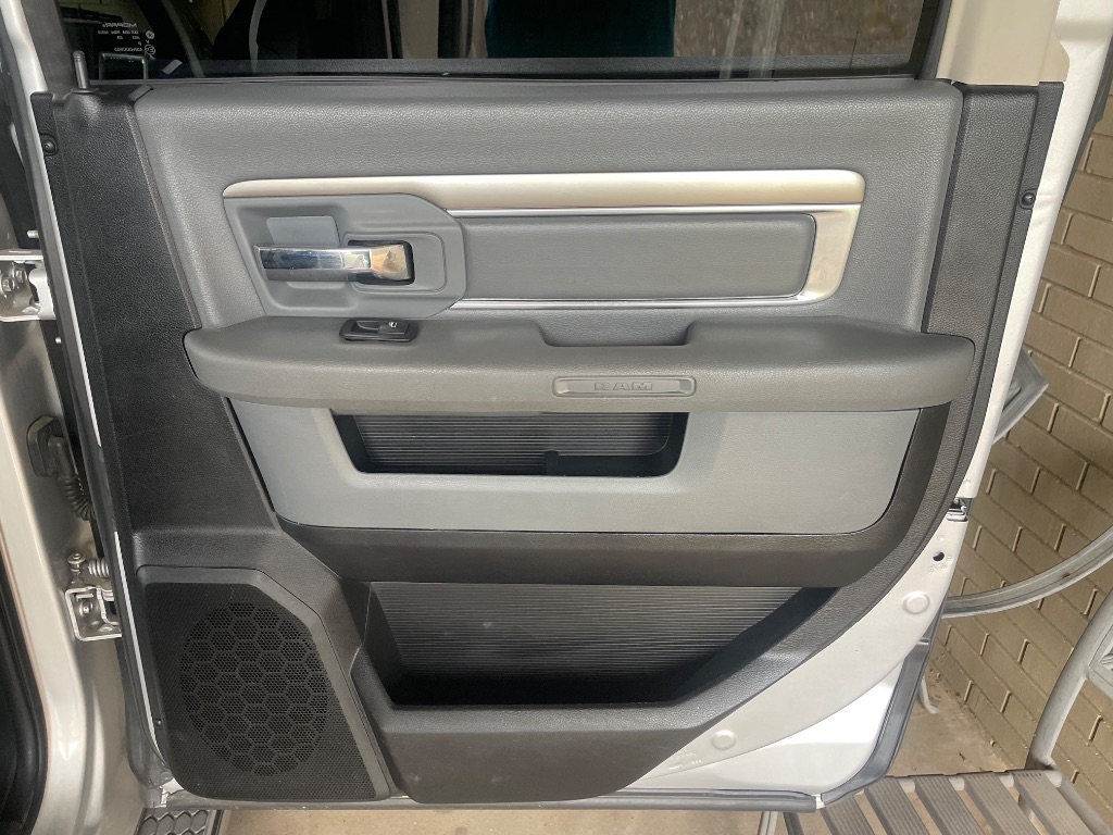 2015 Ram 1500 - $7,995