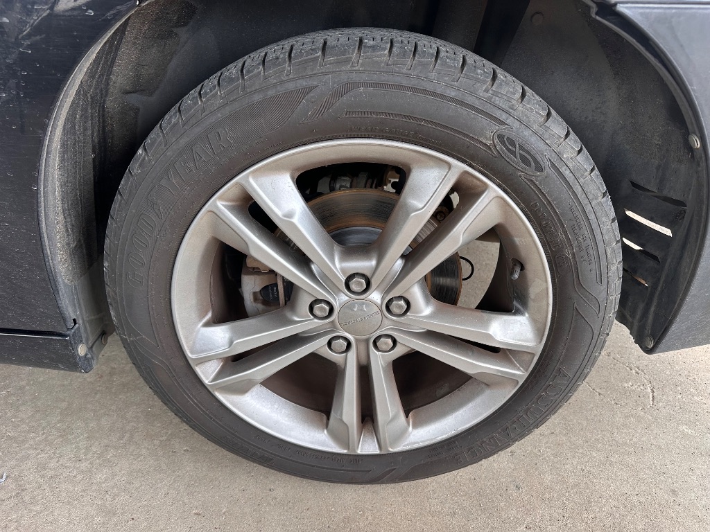 2013 Dodge Charger - $9,995