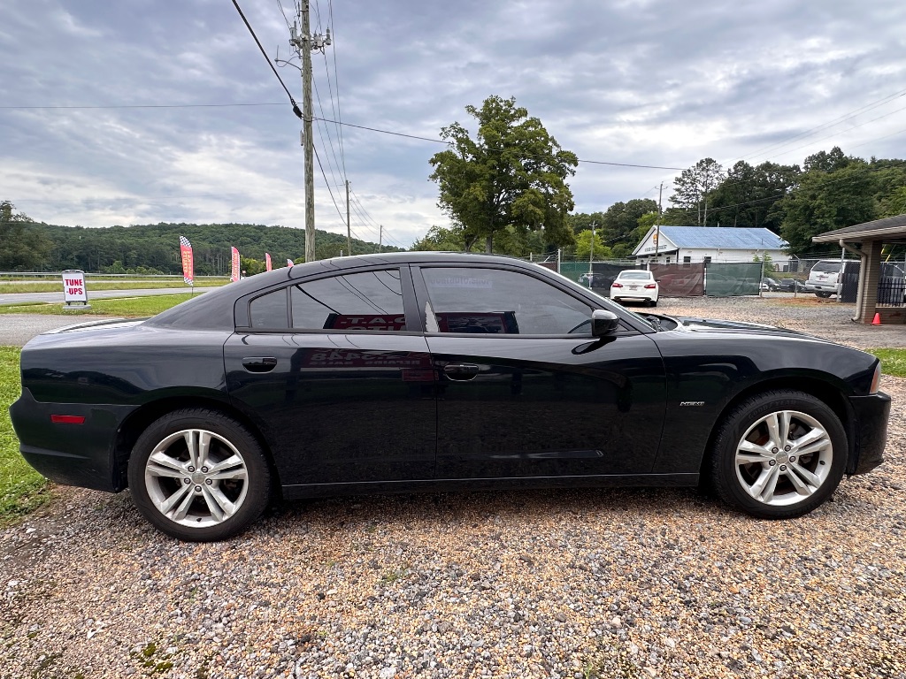 2013 Dodge Charger - $9,995