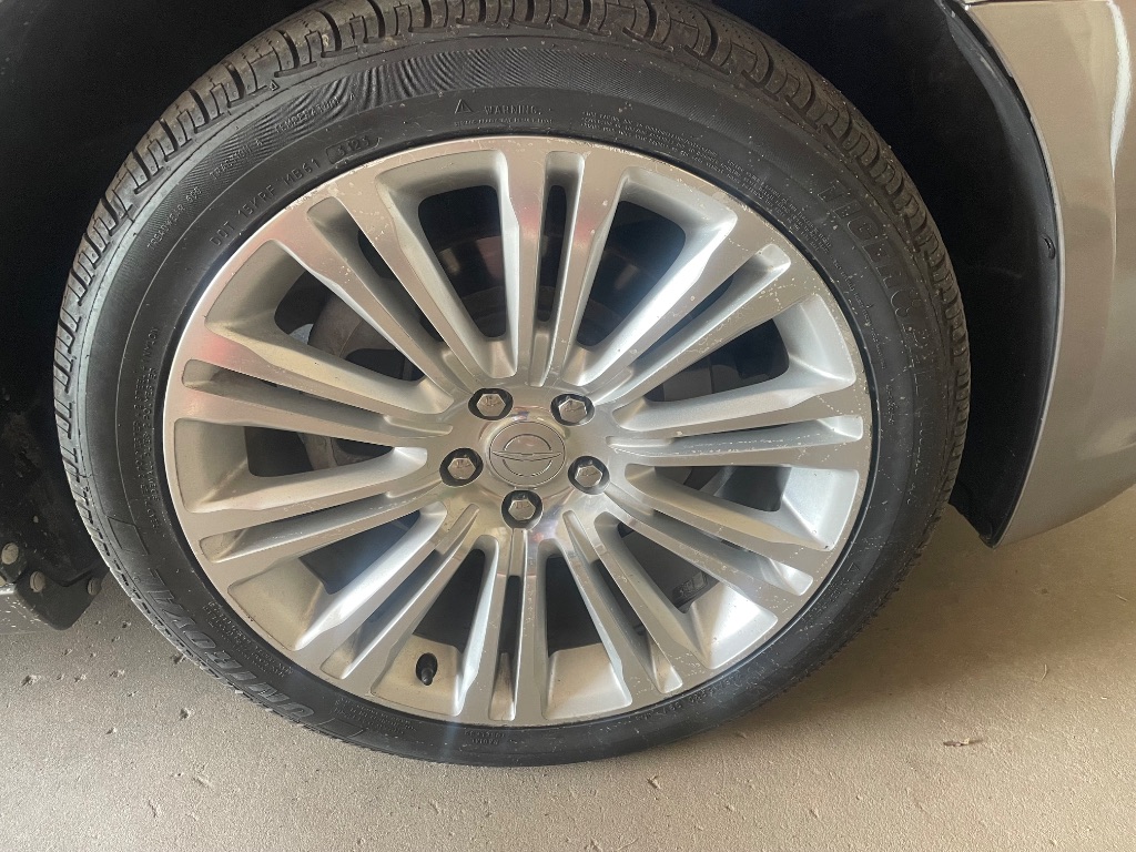 2011 Chrysler 300 - $9,995