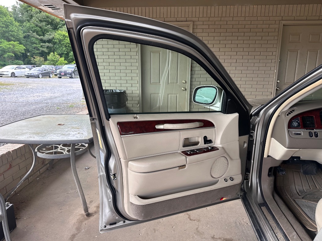 2003 Lincoln Town Car - $4,995