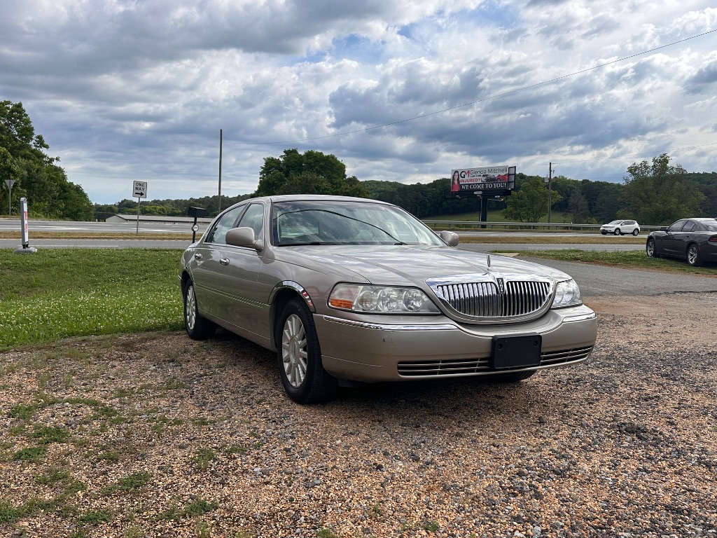 2003 Lincoln Town Car - $4,995
