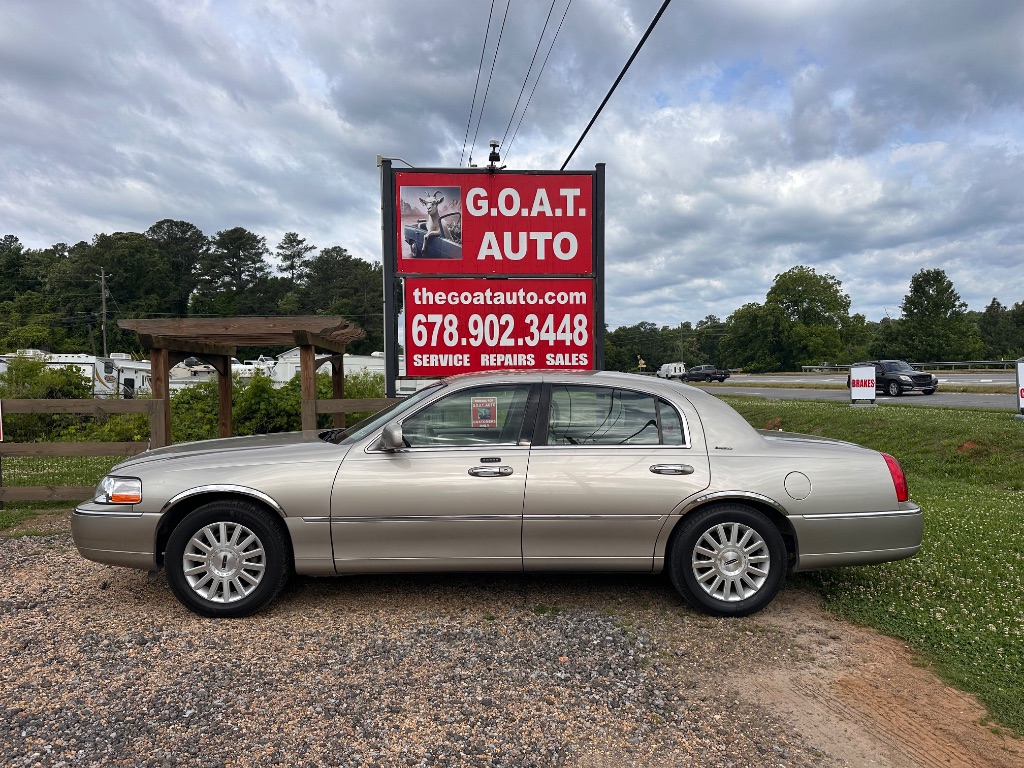 2003 Lincoln Town Car - $4,995