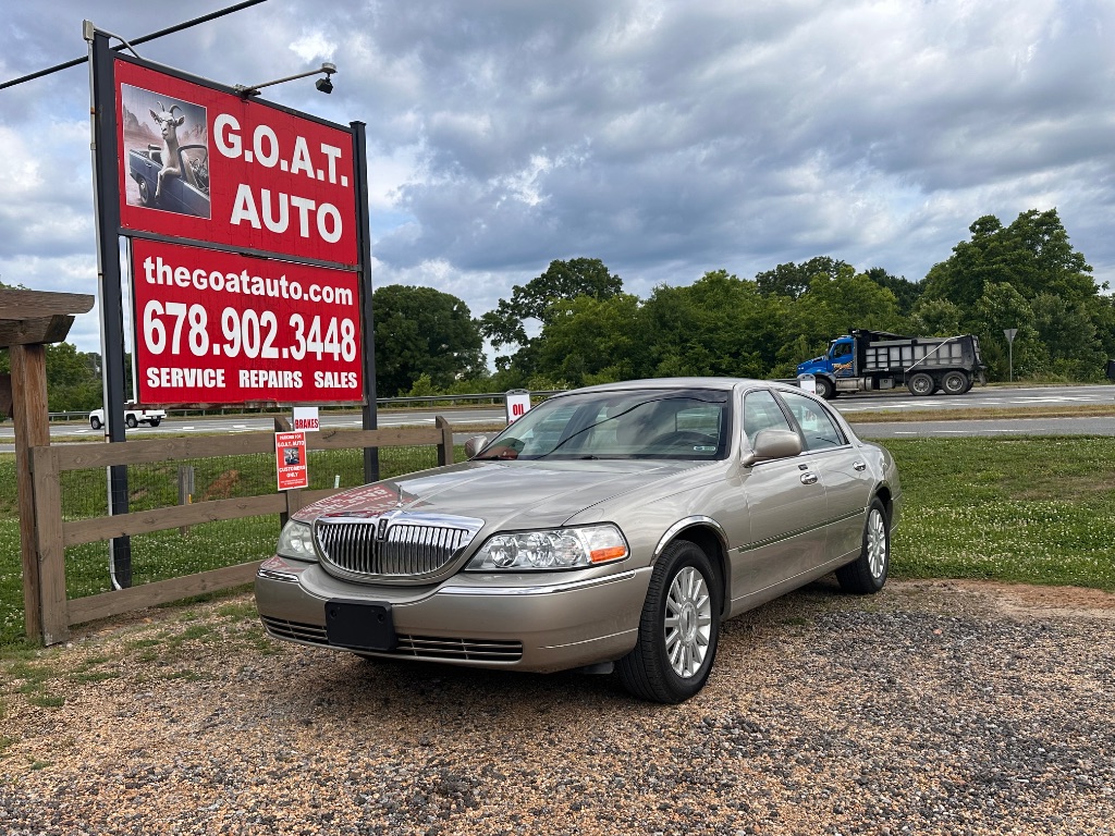 2003 Lincoln Town Car - $4,995