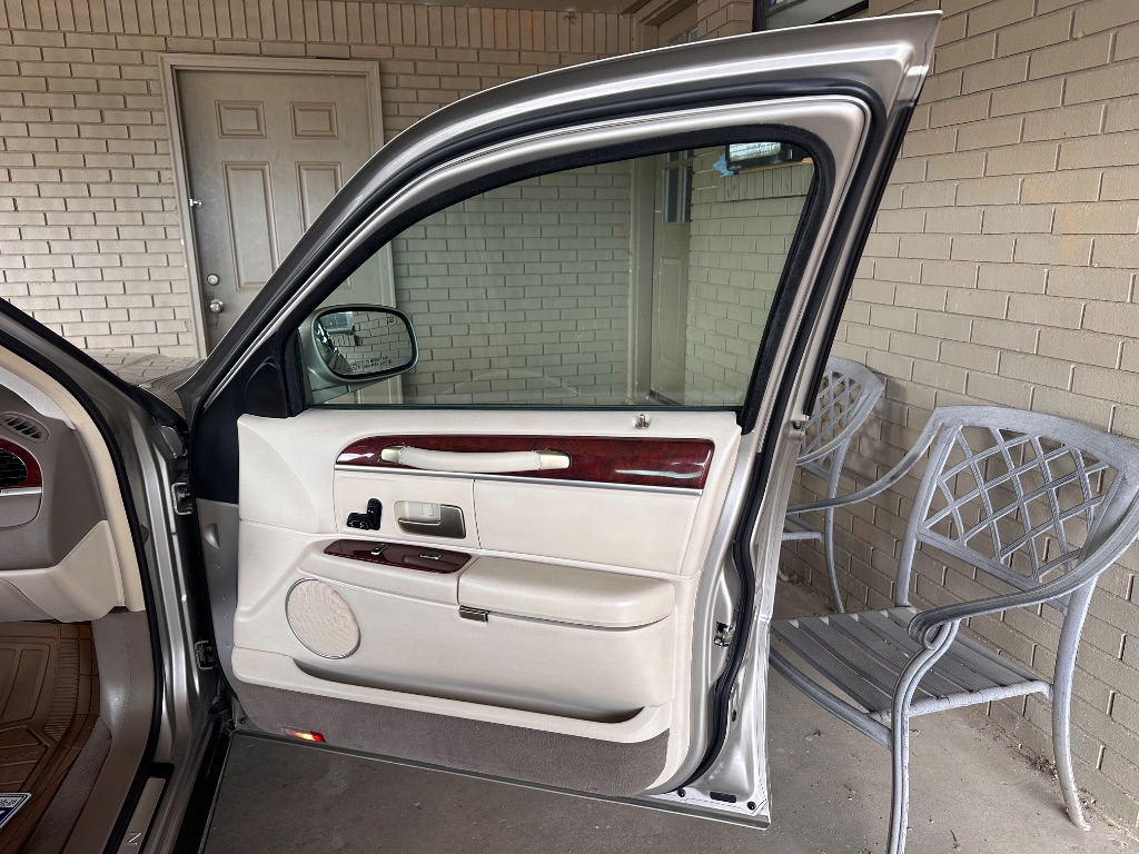 2003 Lincoln Town Car - $4,995