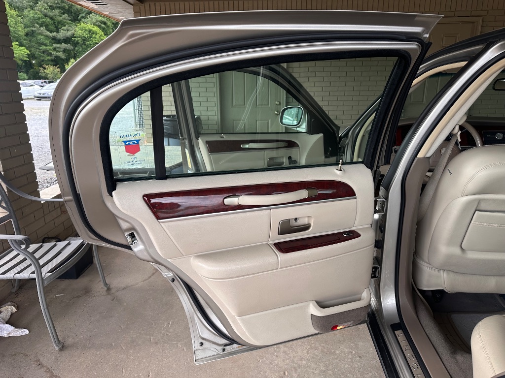 2003 Lincoln Town Car - $4,995