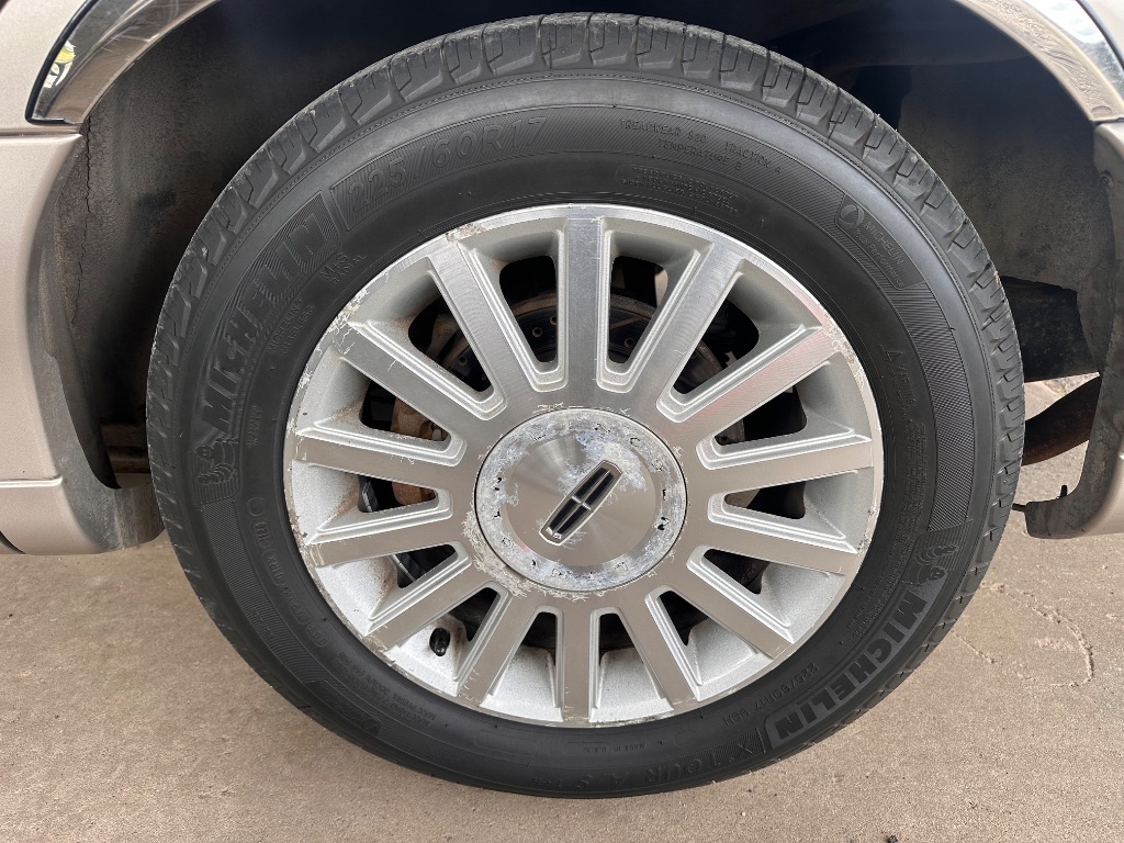 2003 Lincoln Town Car - $4,995