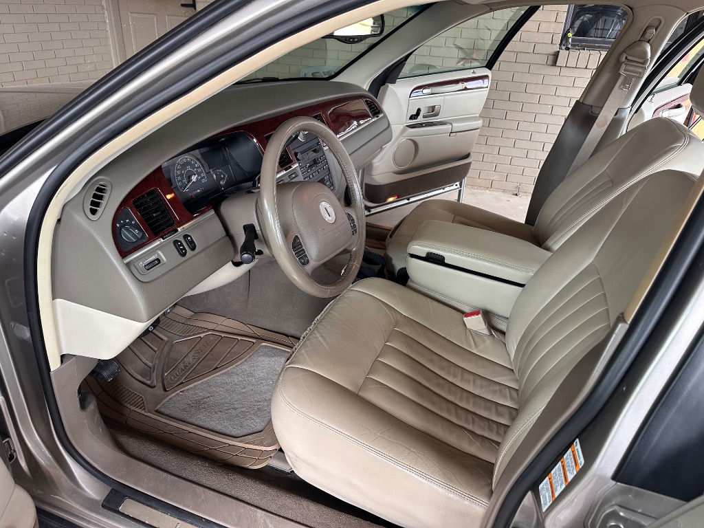 2003 Lincoln Town Car - $4,995