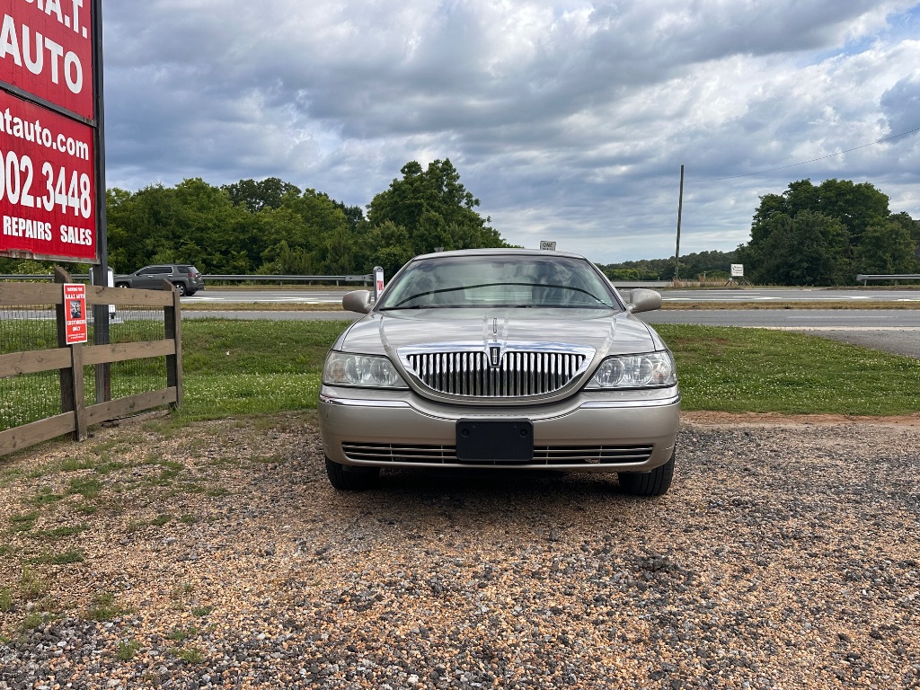 2003 Lincoln Town Car - $4,995