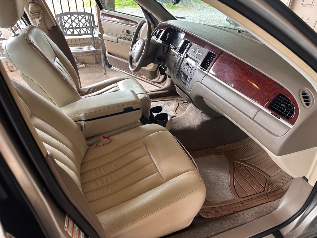 2003 Lincoln Town Car - $4,995