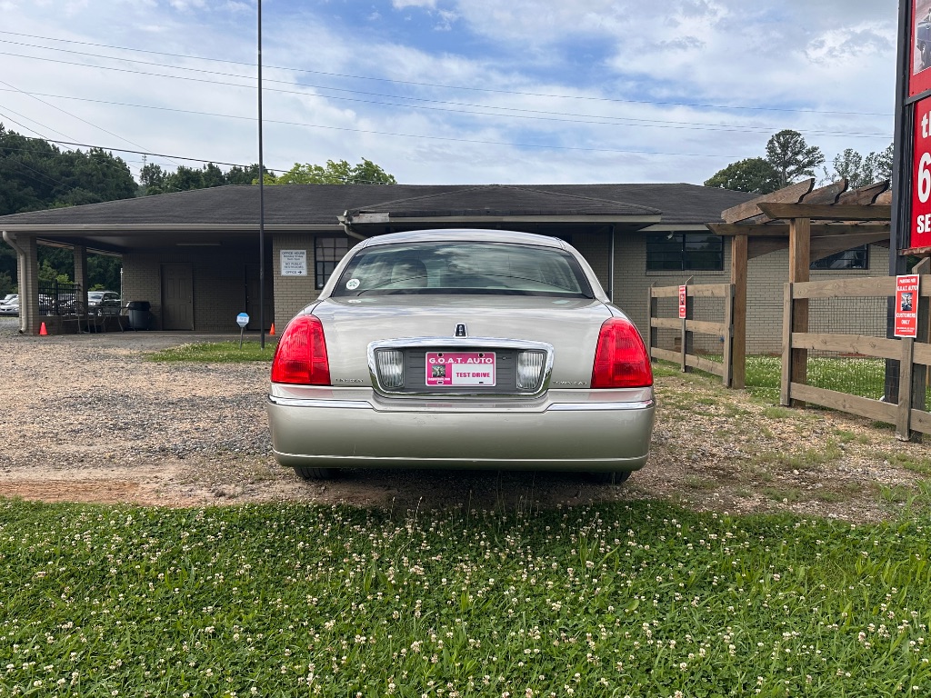 2003 Lincoln Town Car - $4,995