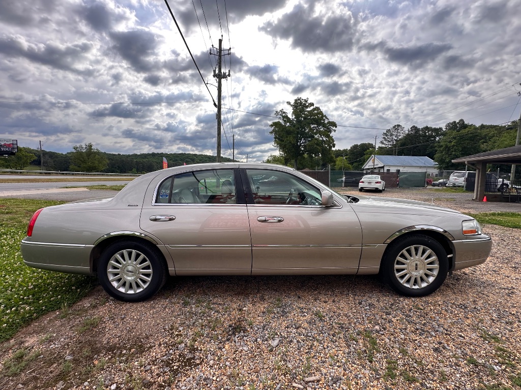 2003 Lincoln Town Car - $4,995