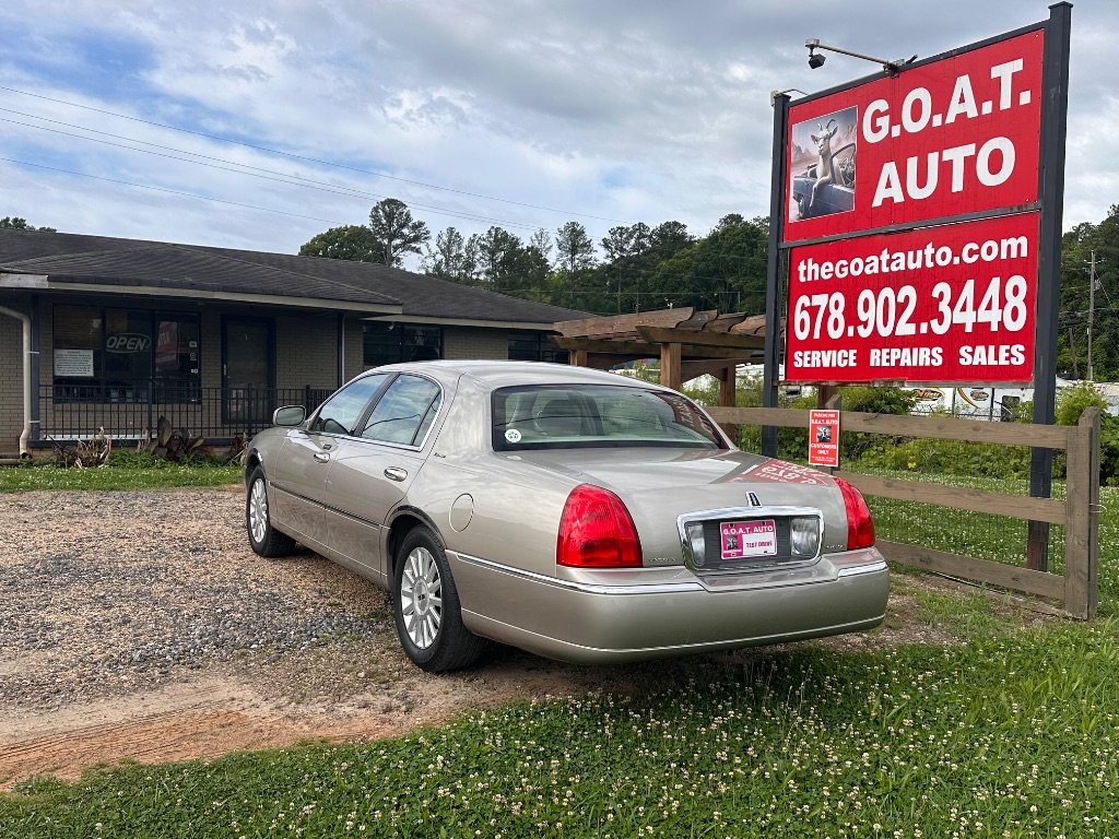 2003 Lincoln Town Car - $4,995