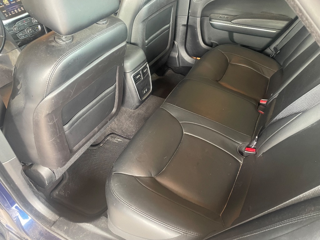 2015 Chrysler 300 - $8,995
