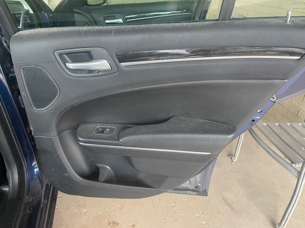 2015 Chrysler 300 - $8,995
