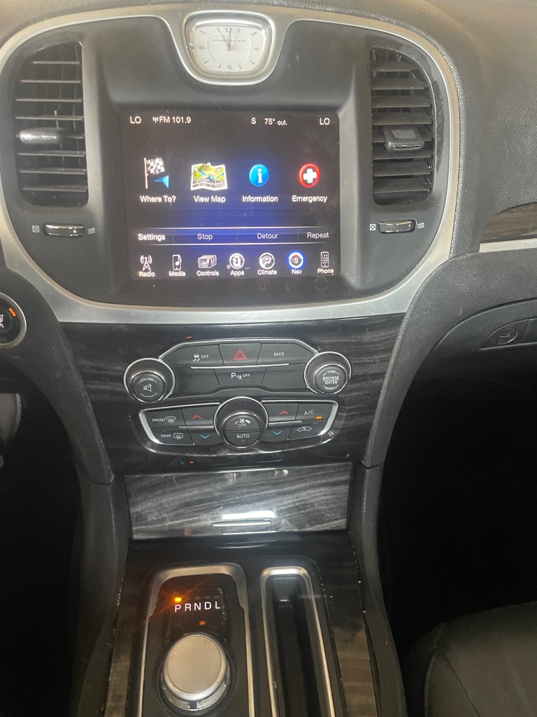 2015 Chrysler 300 - $8,995