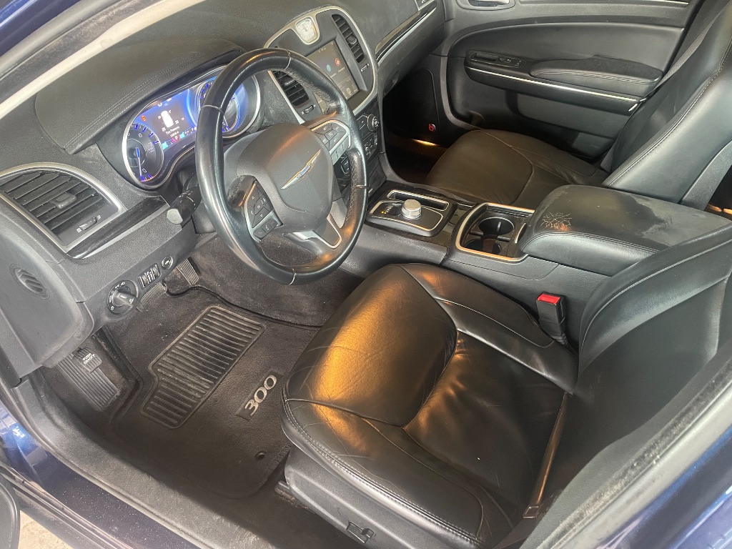 2015 Chrysler 300 - $8,995
