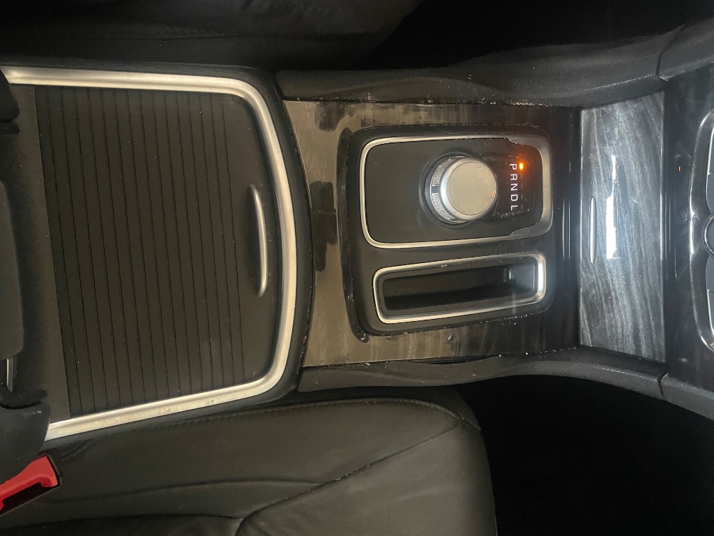 2015 Chrysler 300 - $8,995