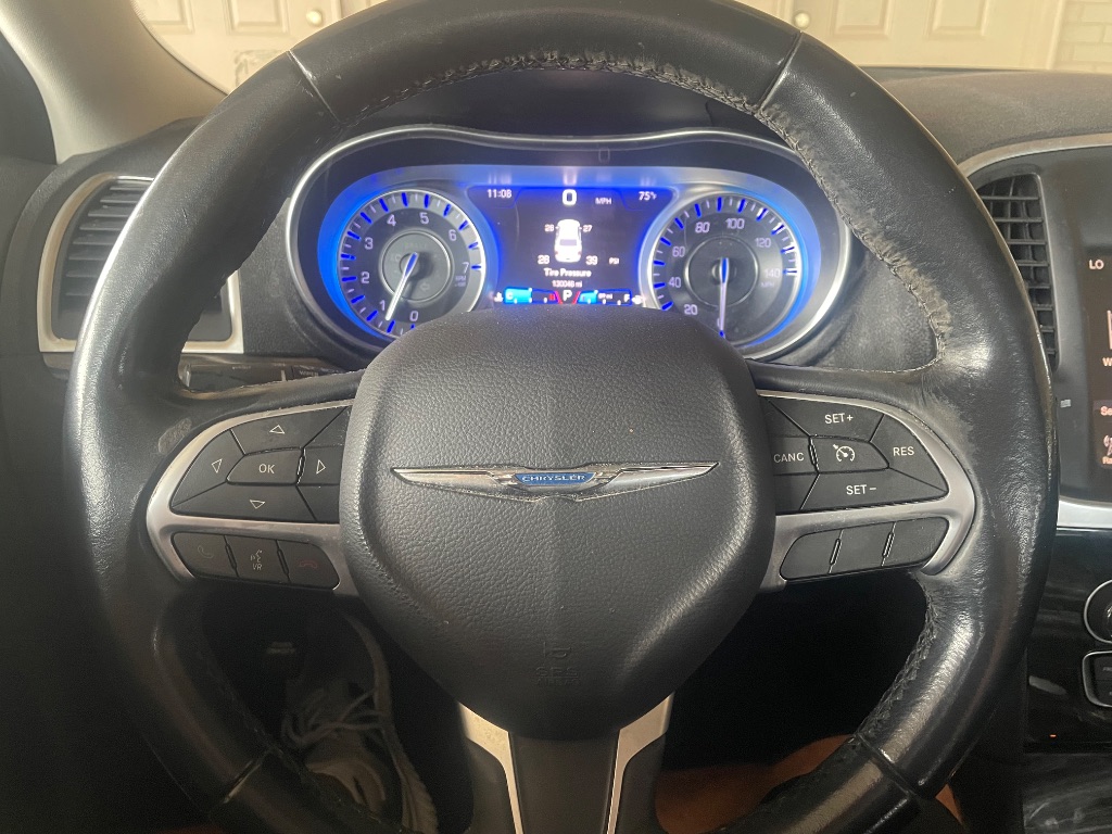 2015 Chrysler 300 - $8,995