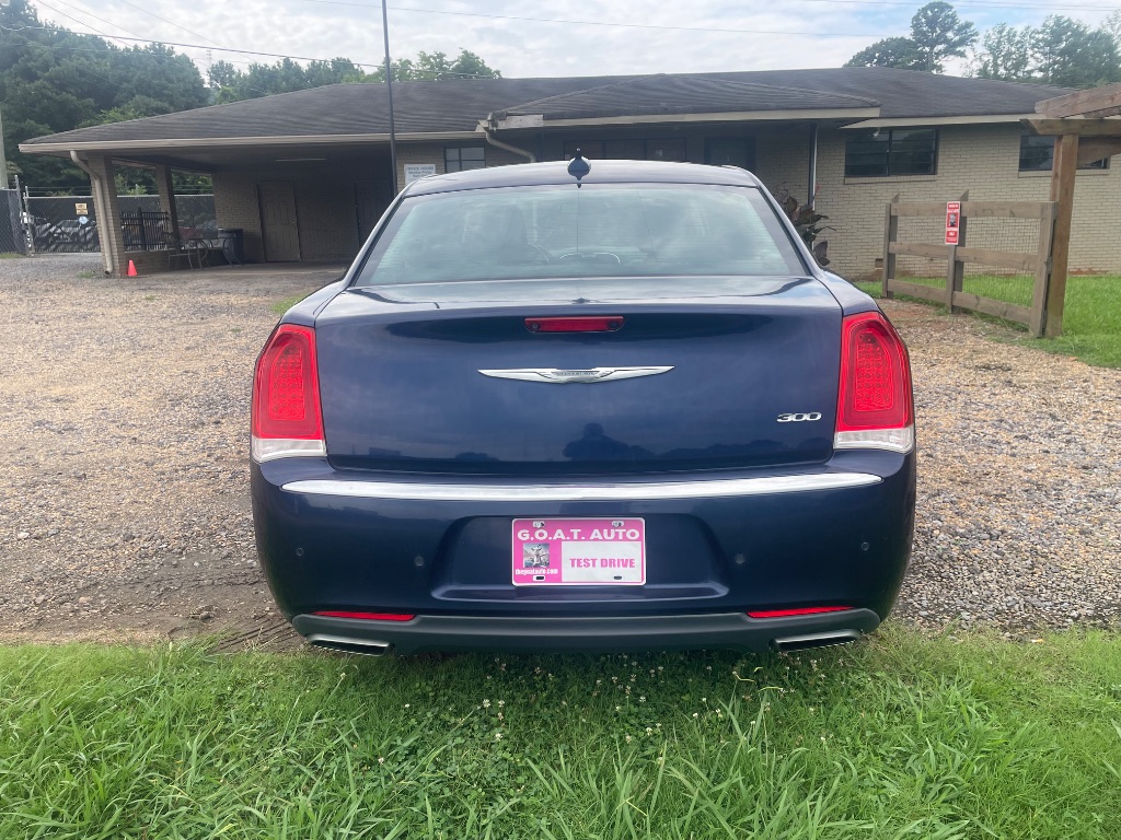2015 Chrysler 300 - $8,995