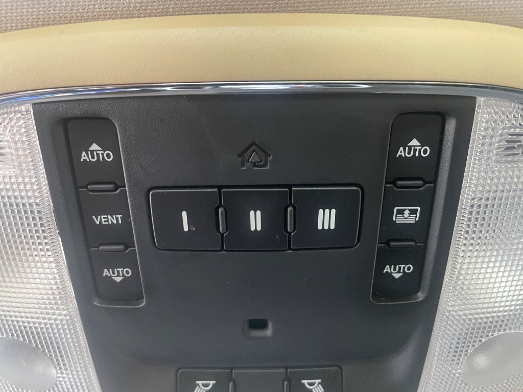 2015 Chrysler 300 - $8,995