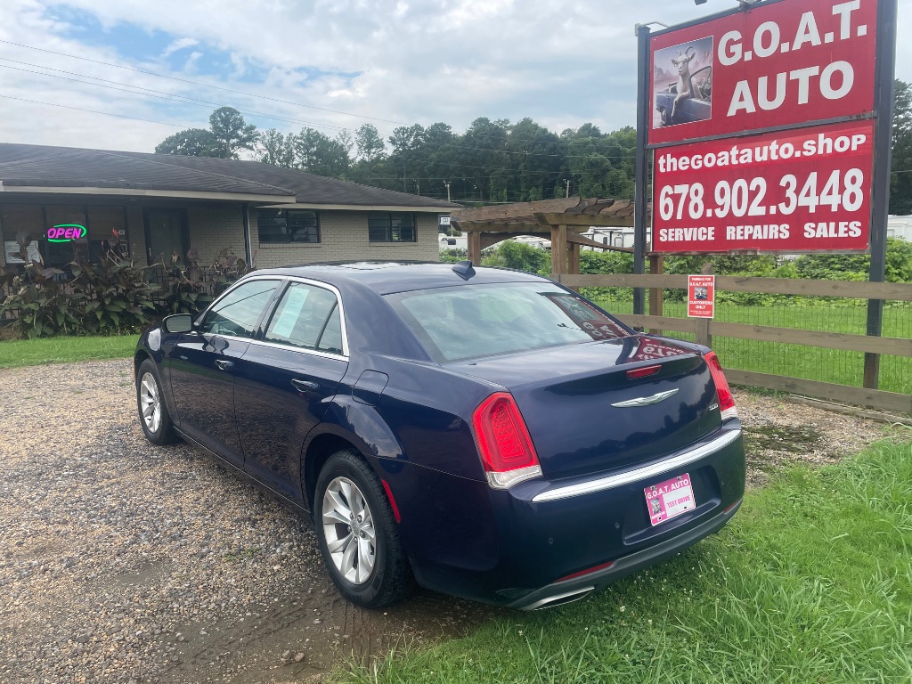 2015 Chrysler 300 - $8,995