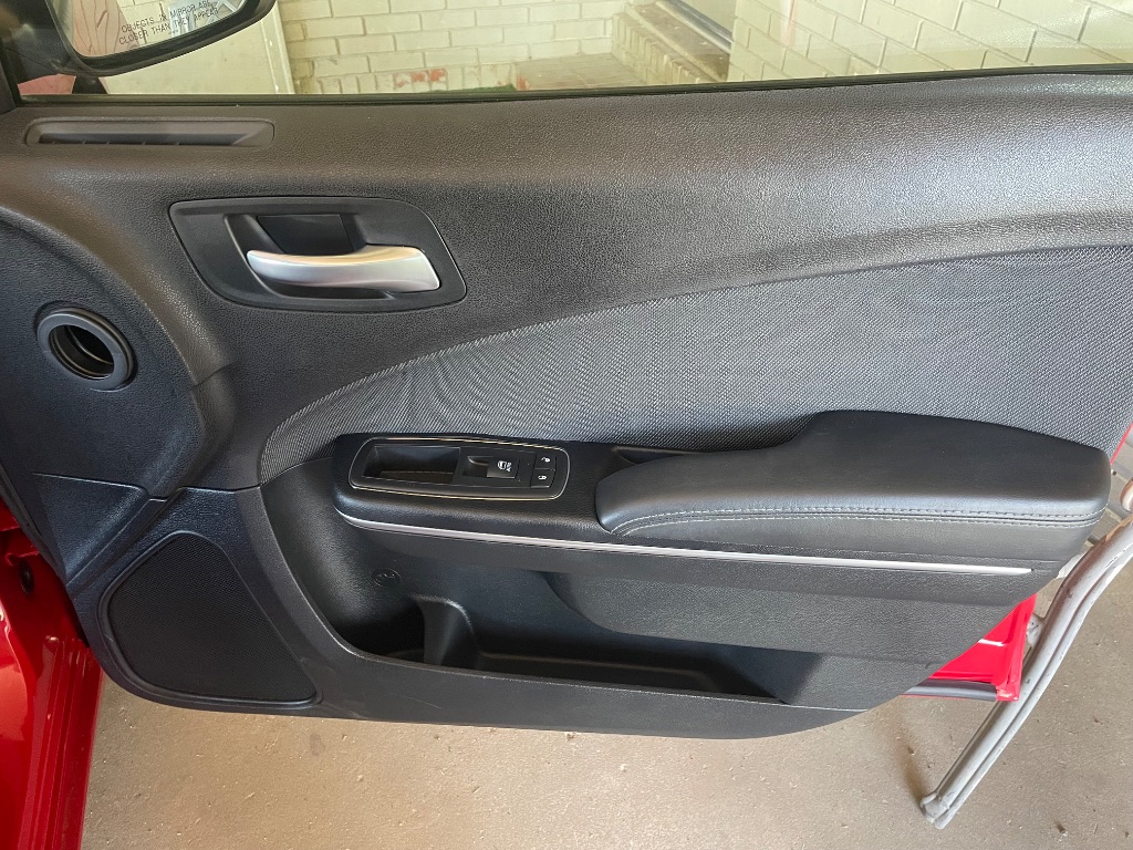 2015 Dodge Charger - $9,995