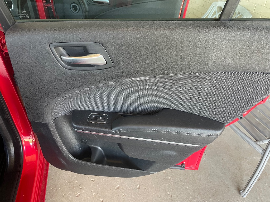 2015 Dodge Charger - $9,995
