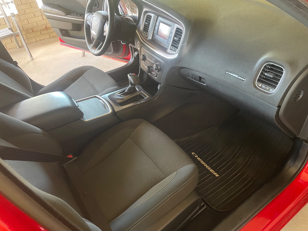 2015 Dodge Charger - $9,995