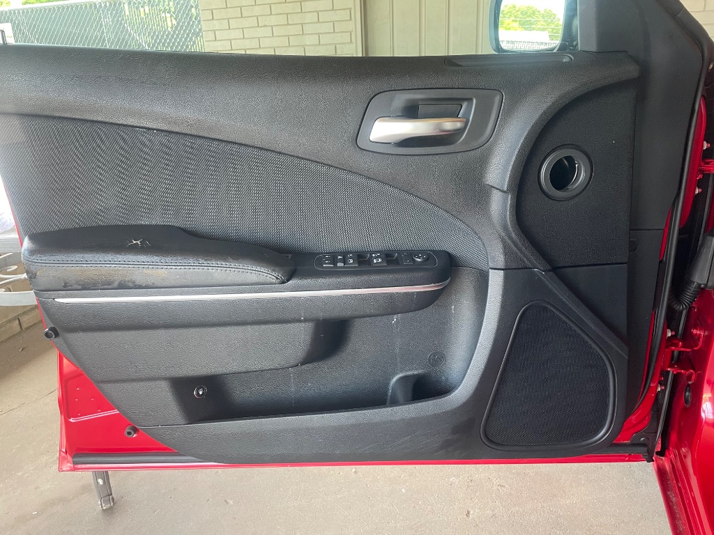 2015 Dodge Charger - $9,995