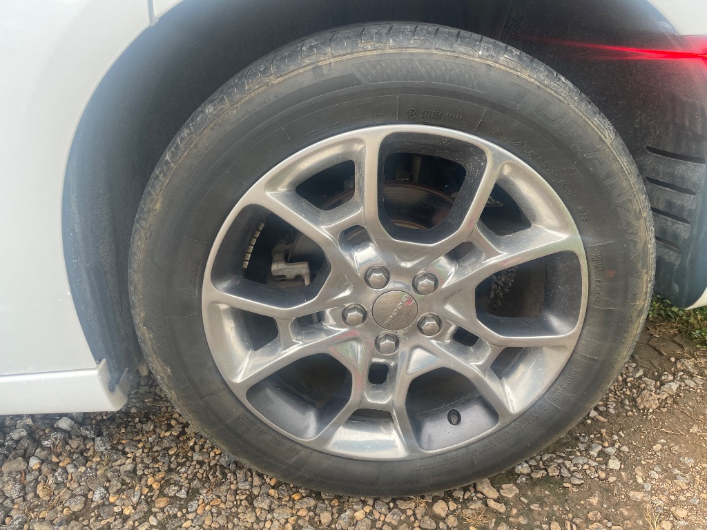 2015 Dodge Charger - $8,995