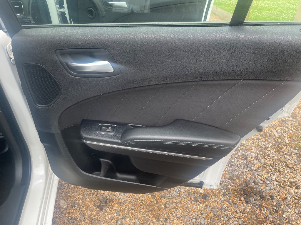 2015 Dodge Charger - $8,995