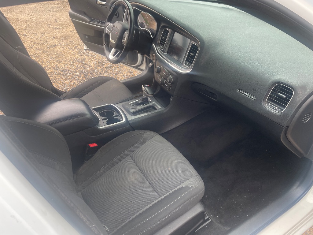 2015 Dodge Charger - $8,995